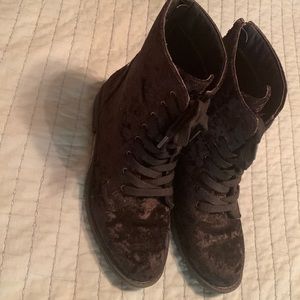 Pu leather black boots